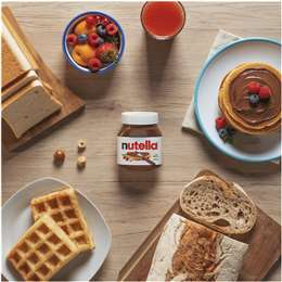 Nutella Hazelnut Chocolate Spread 220g