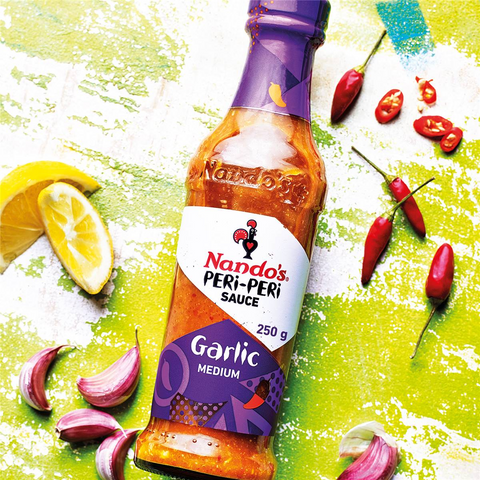 Nando's Garlic Medium Peri-peri Chilli Sauce 250g