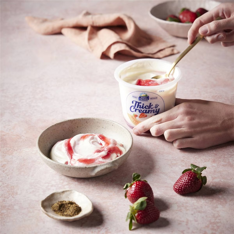 Dairy Farmers Thick & Creamy Strawberry & Wattleseed Yoghurt 550g